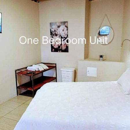 Bateleur Self Catering Cc Daire Windhoek Dış mekan fotoğraf