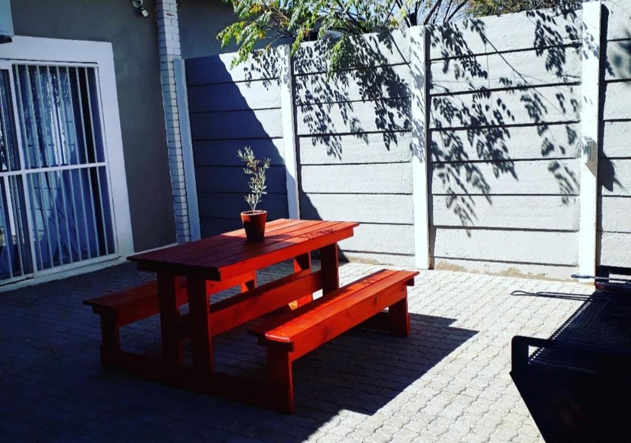 Bateleur Self Catering Cc Daire Windhoek Dış mekan fotoğraf