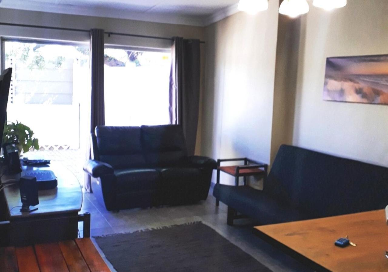Bateleur Self Catering Cc Daire Windhoek Dış mekan fotoğraf