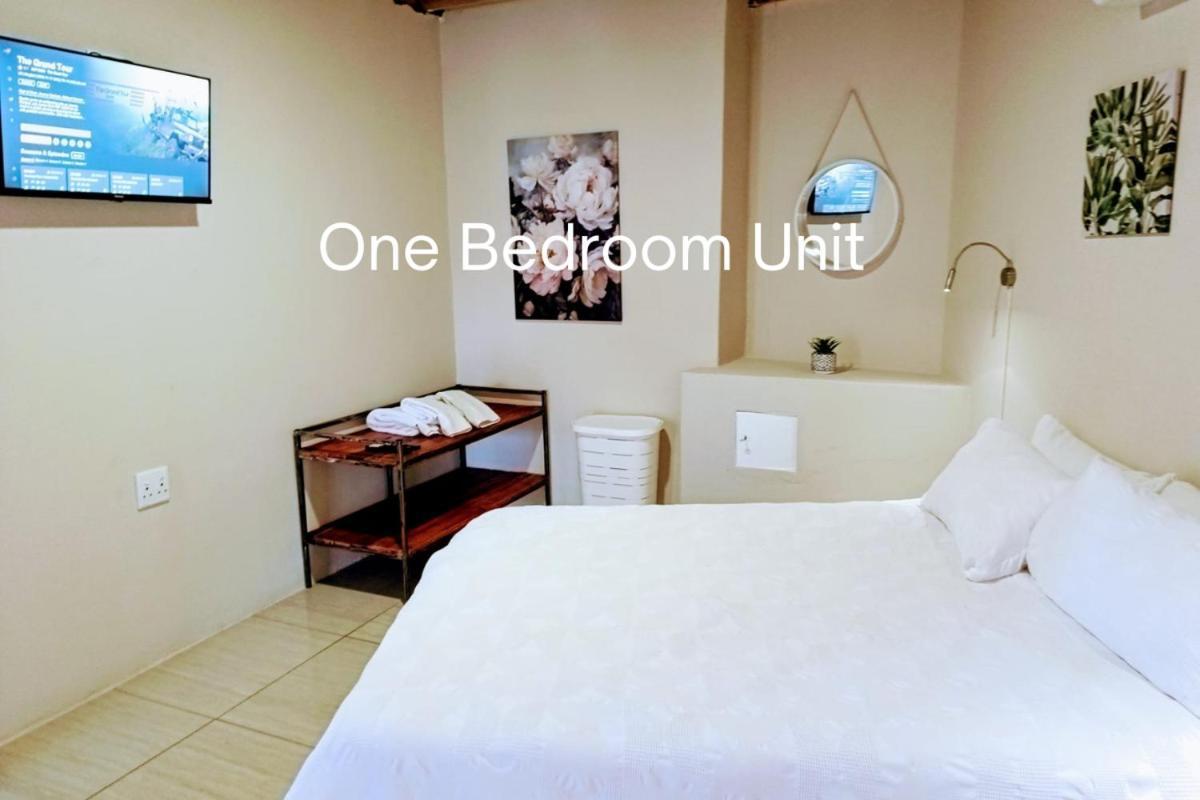 Bateleur Self Catering Cc Daire Windhoek Dış mekan fotoğraf
